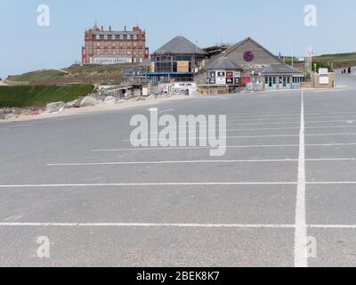 UK`s Top Surfstrand Fistral unter Lockdown Stockfoto